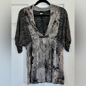 Daytrip, V-Neck, 3/4 Ballon Sleeve, Black & Grey Tunic, Size M, EUC